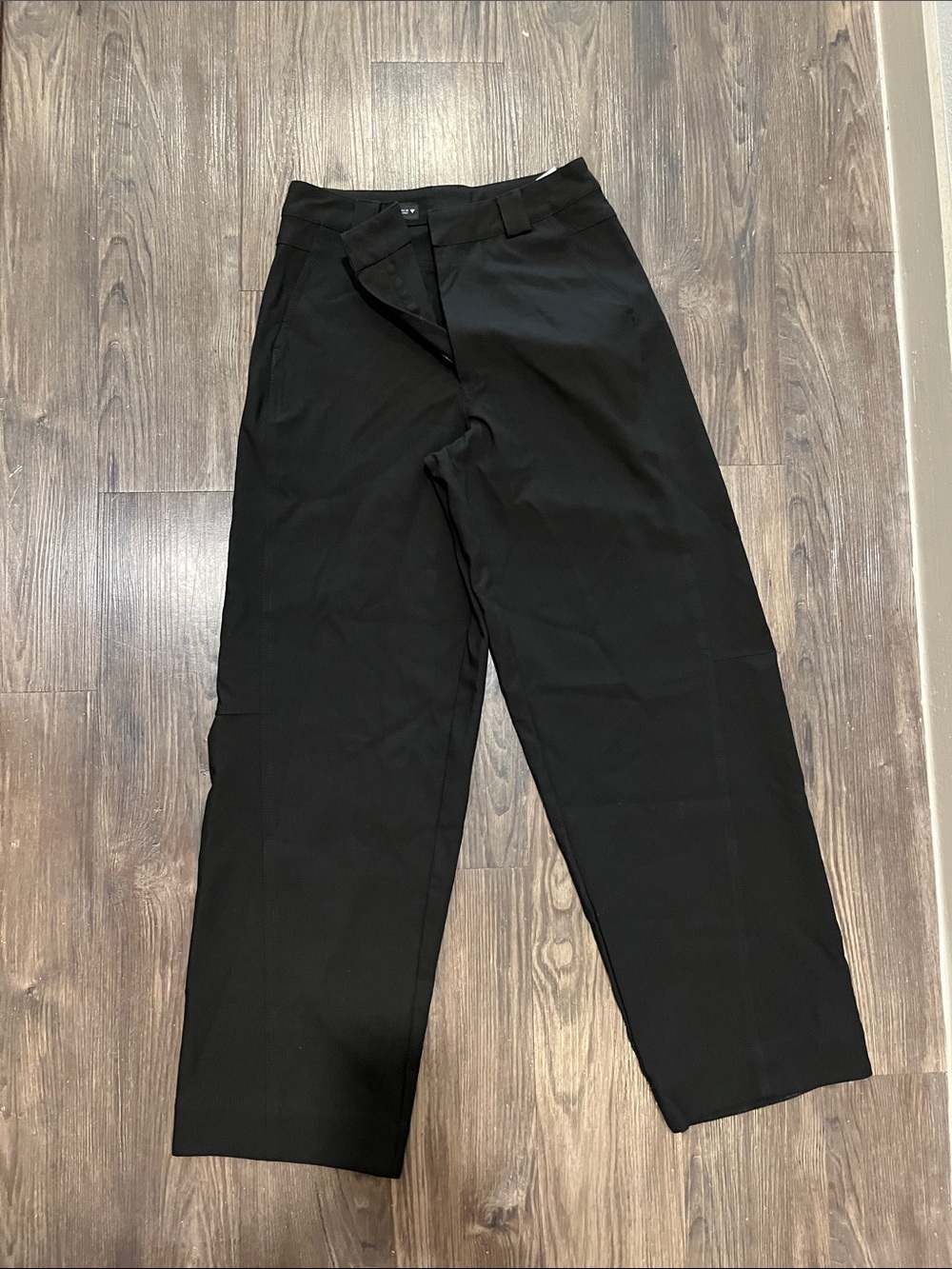 Zara woman’s Black Straight-Leg Dress Pants